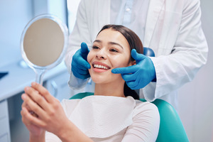 Female patient visiting the dentist’s office